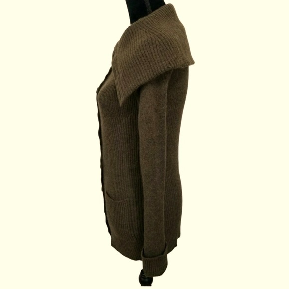 Vince button down side pockets oversized collar sweater cardigan. - Picture 6 of 8